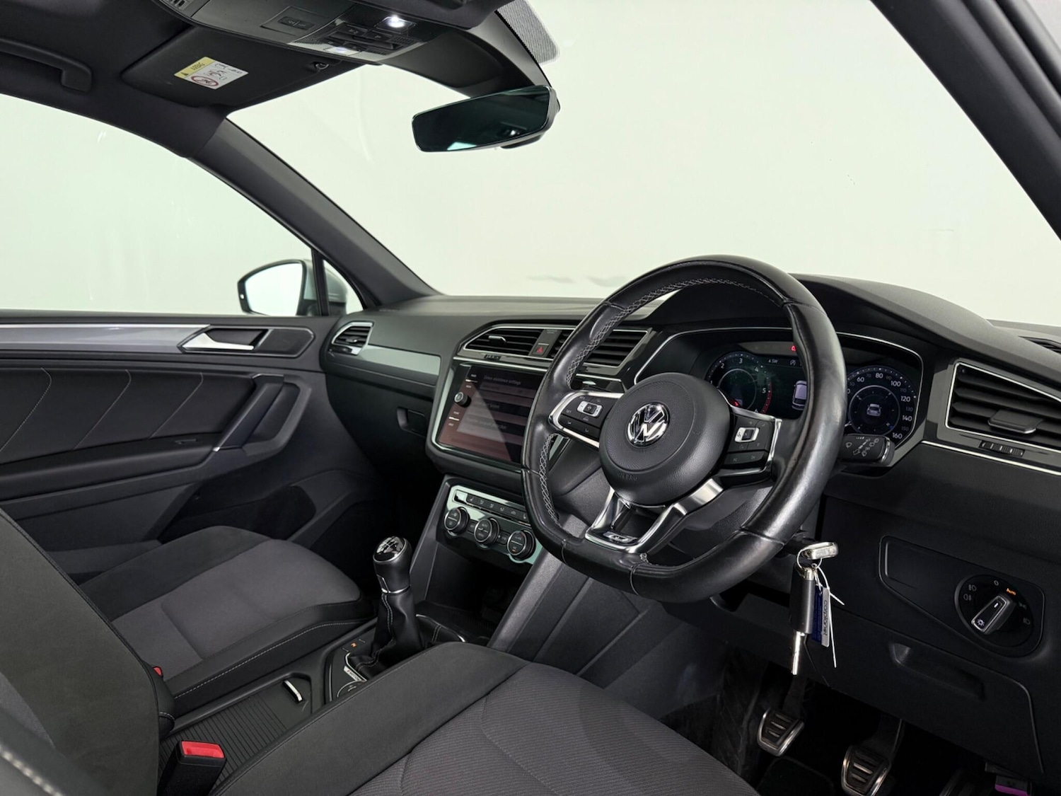 Used Volkswagen Tiguan 2018 for sale - 77181165: Photo 12