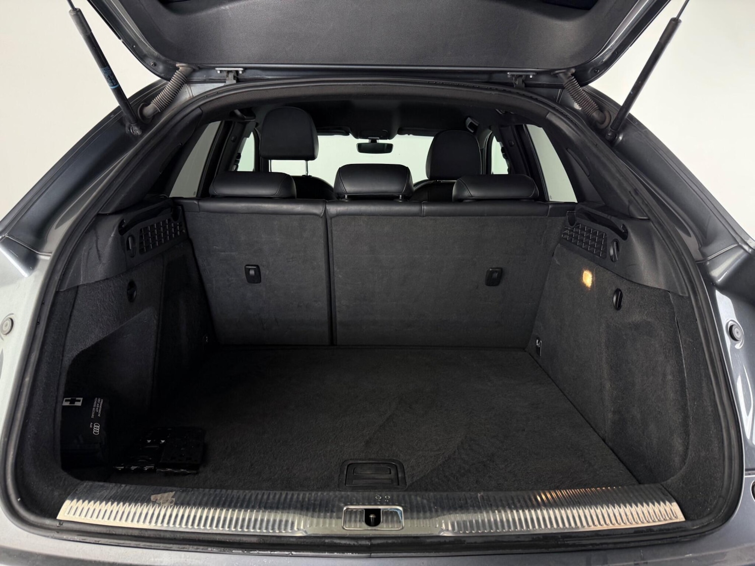 Used Audi Q3 2016 for sale - 78132073: Photo 8