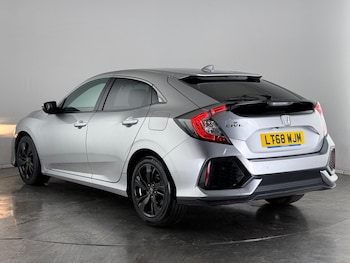 Used Honda Civic 2018 for sale - 76468264: Photo