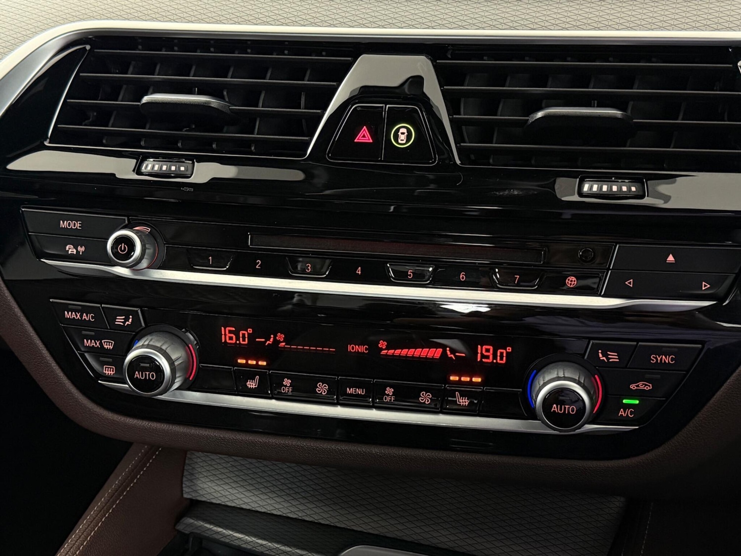 Used BMW 5 Series 2019 for sale - 77243836: Photo 30