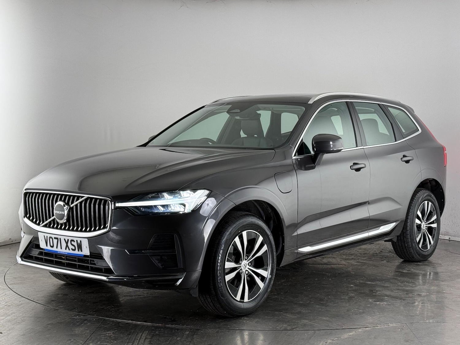 Used Volvo XC60 2021 for sale - 77246621: Photo 3