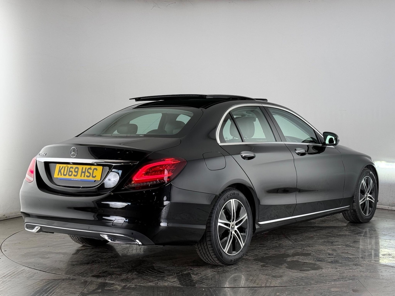 Used Mercedes-Benz C Class 2019 for sale - 78026980: Photo 3