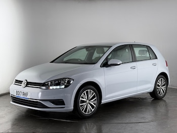 Used Volkswagen Golf 2017 for sale - 76714380: Photo
