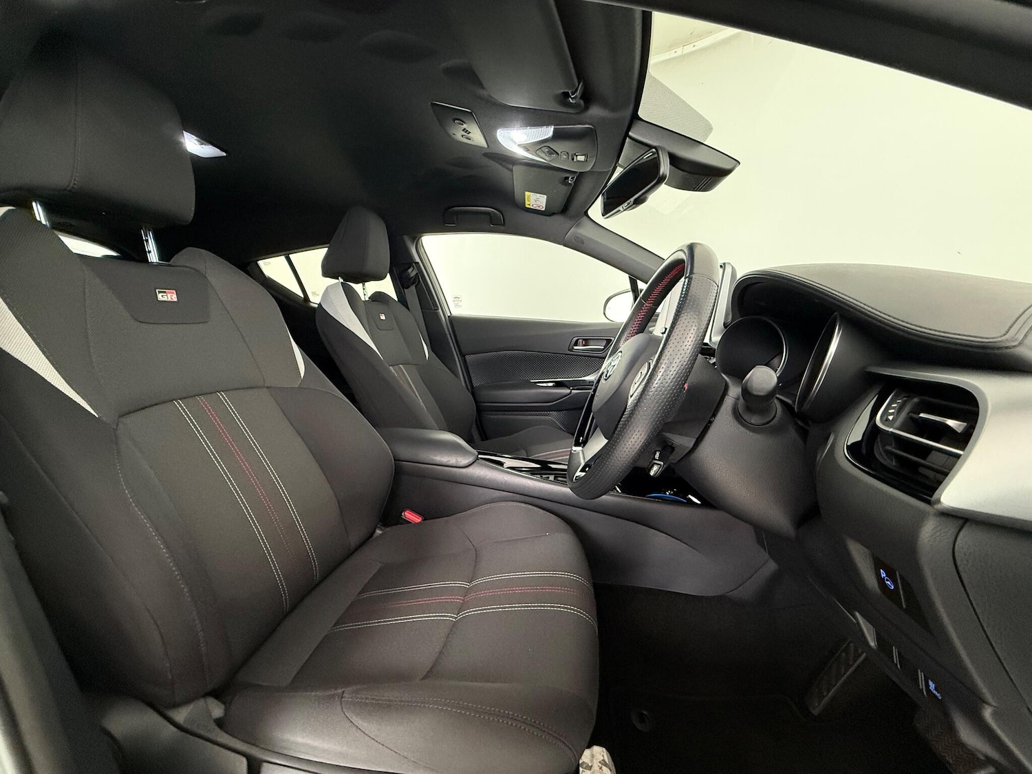 Used Toyota C-HR 2023 for sale - 77216914: Photo 10