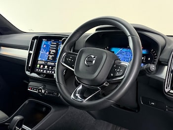 Used Volvo XC40 2023 for sale - 79497239: Photo