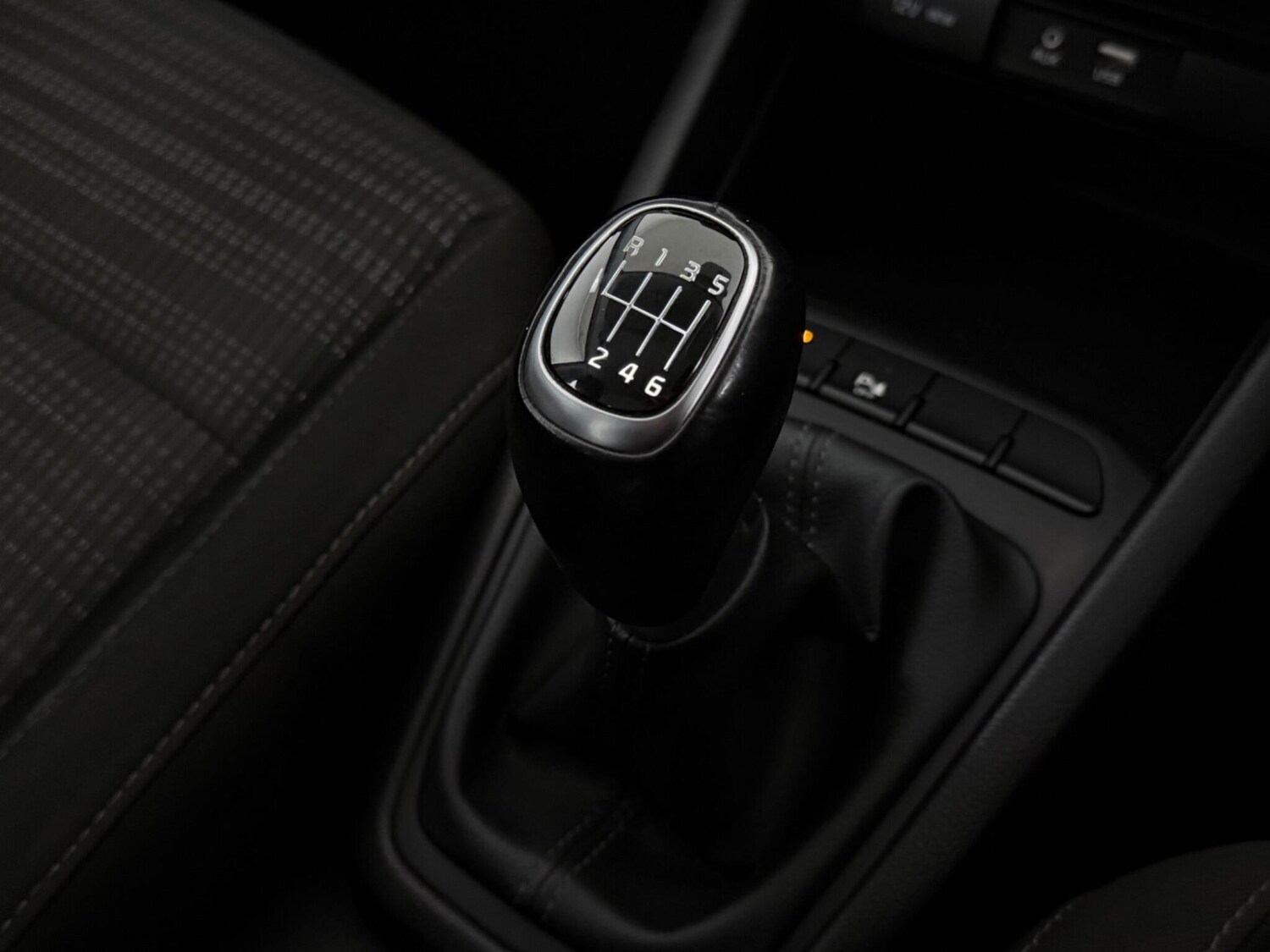 Used Kia Stonic 2019 for sale - 77744240: Photo 28