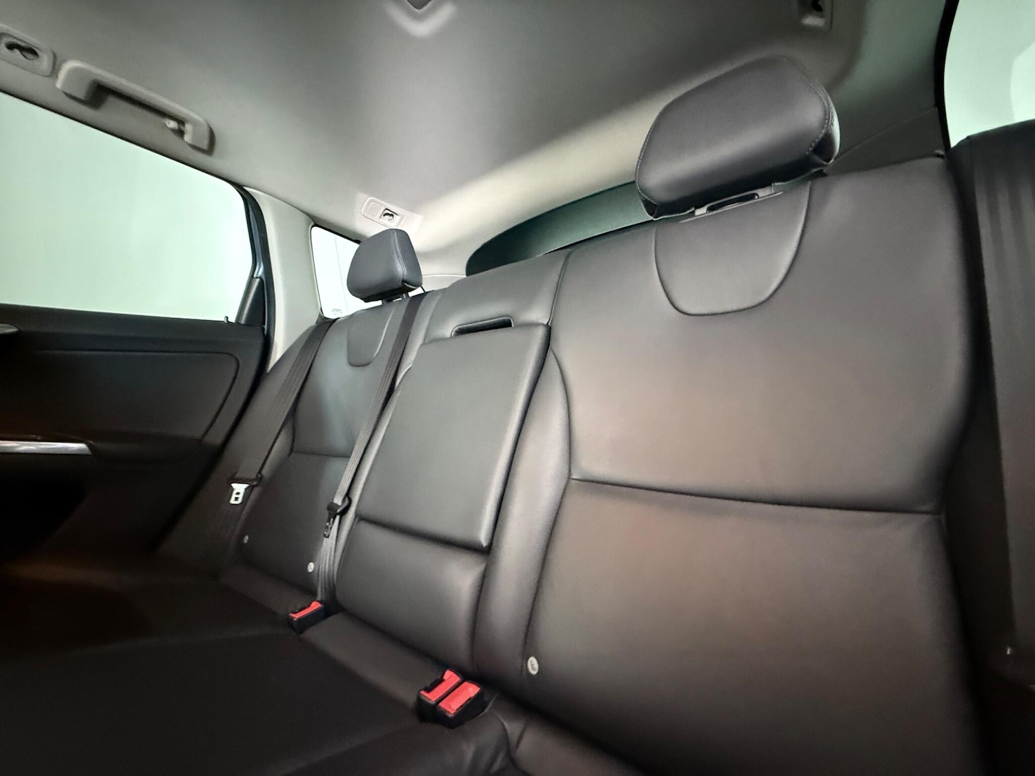 Used Volvo XC60 2017 for sale - 76549354: Photo 17