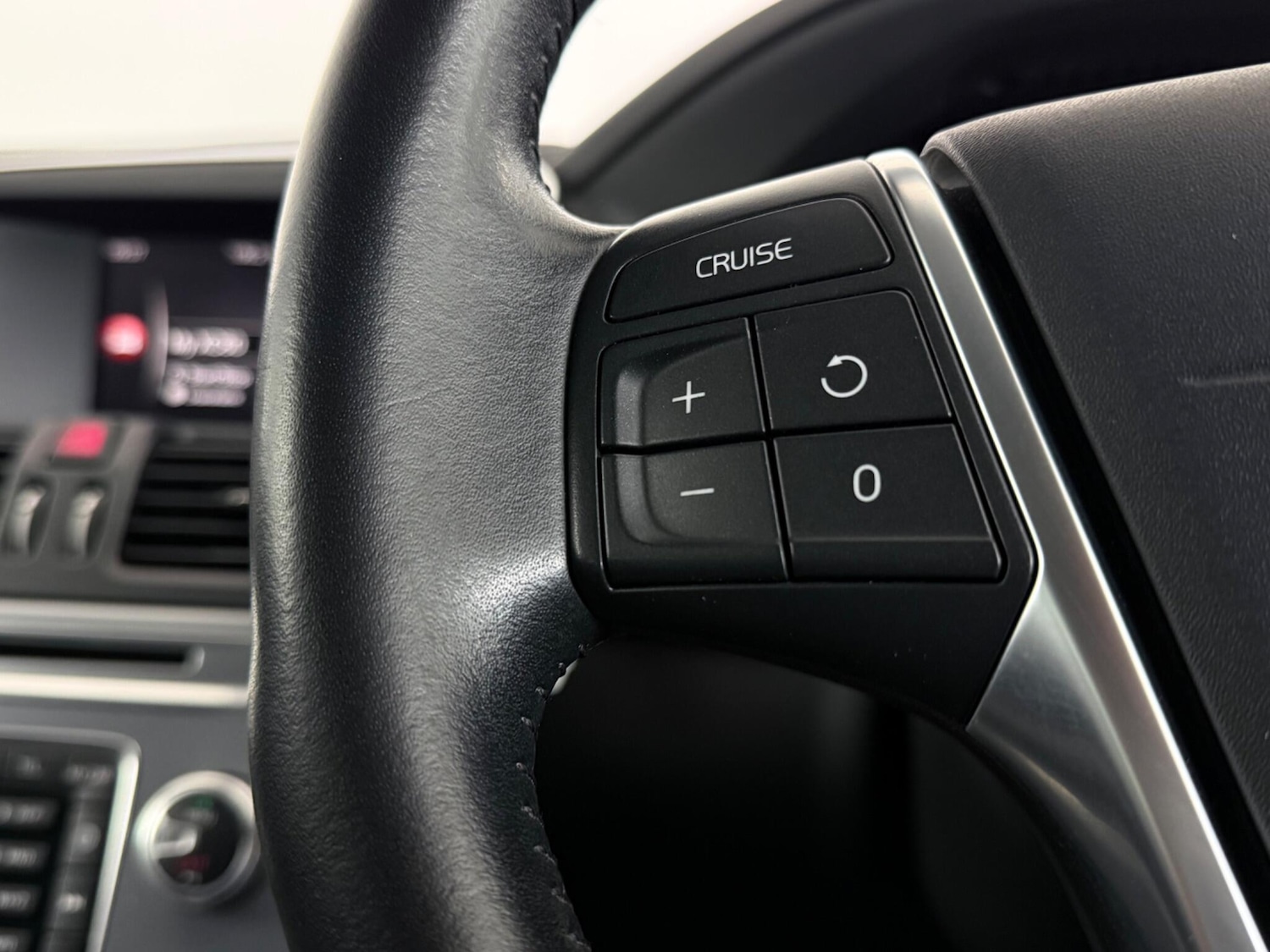 Used Volvo XC60 2017 for sale - 76549354: Photo 25