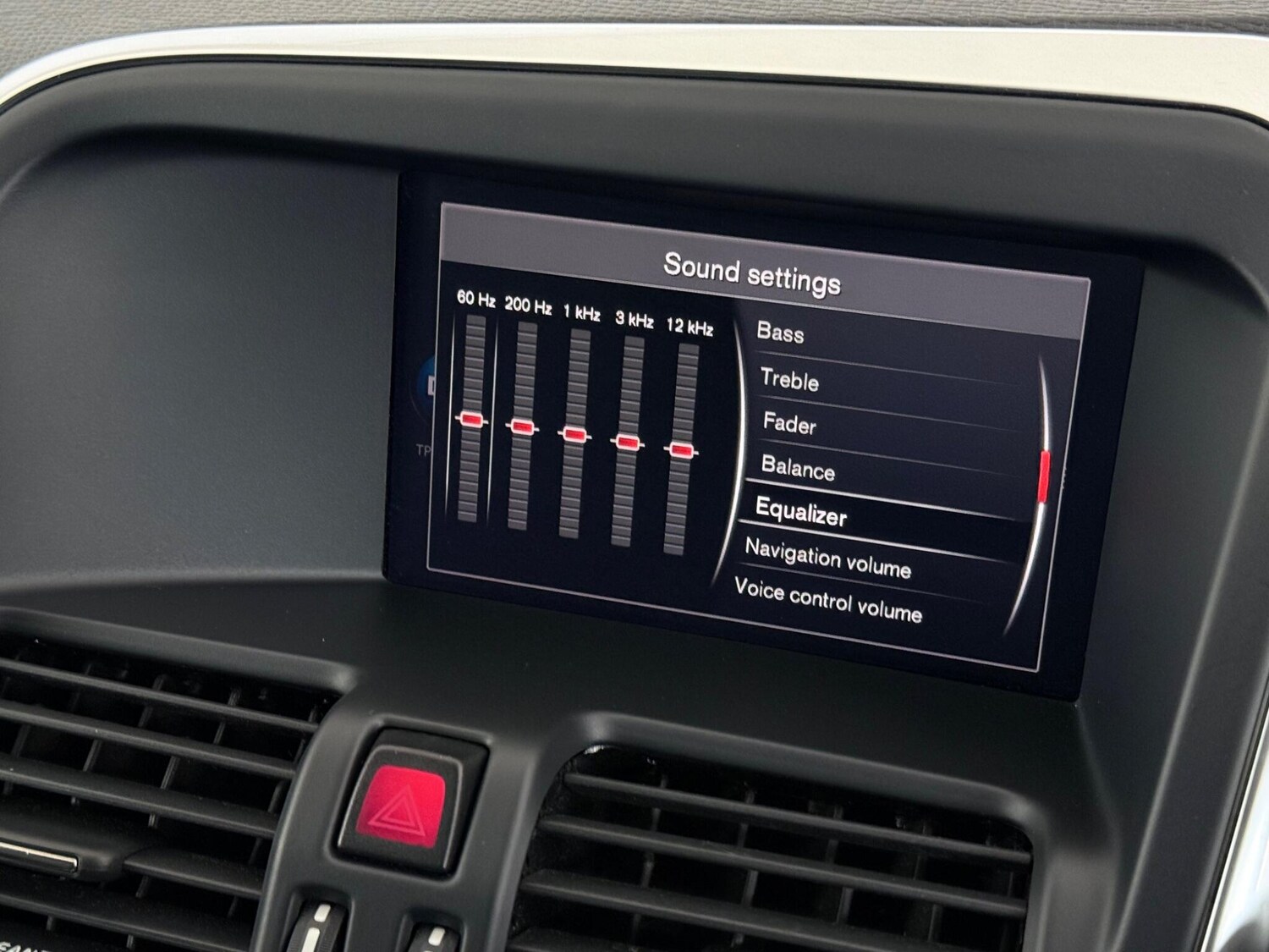 Used Volvo XC60 2017 for sale - 76549354: Photo 33