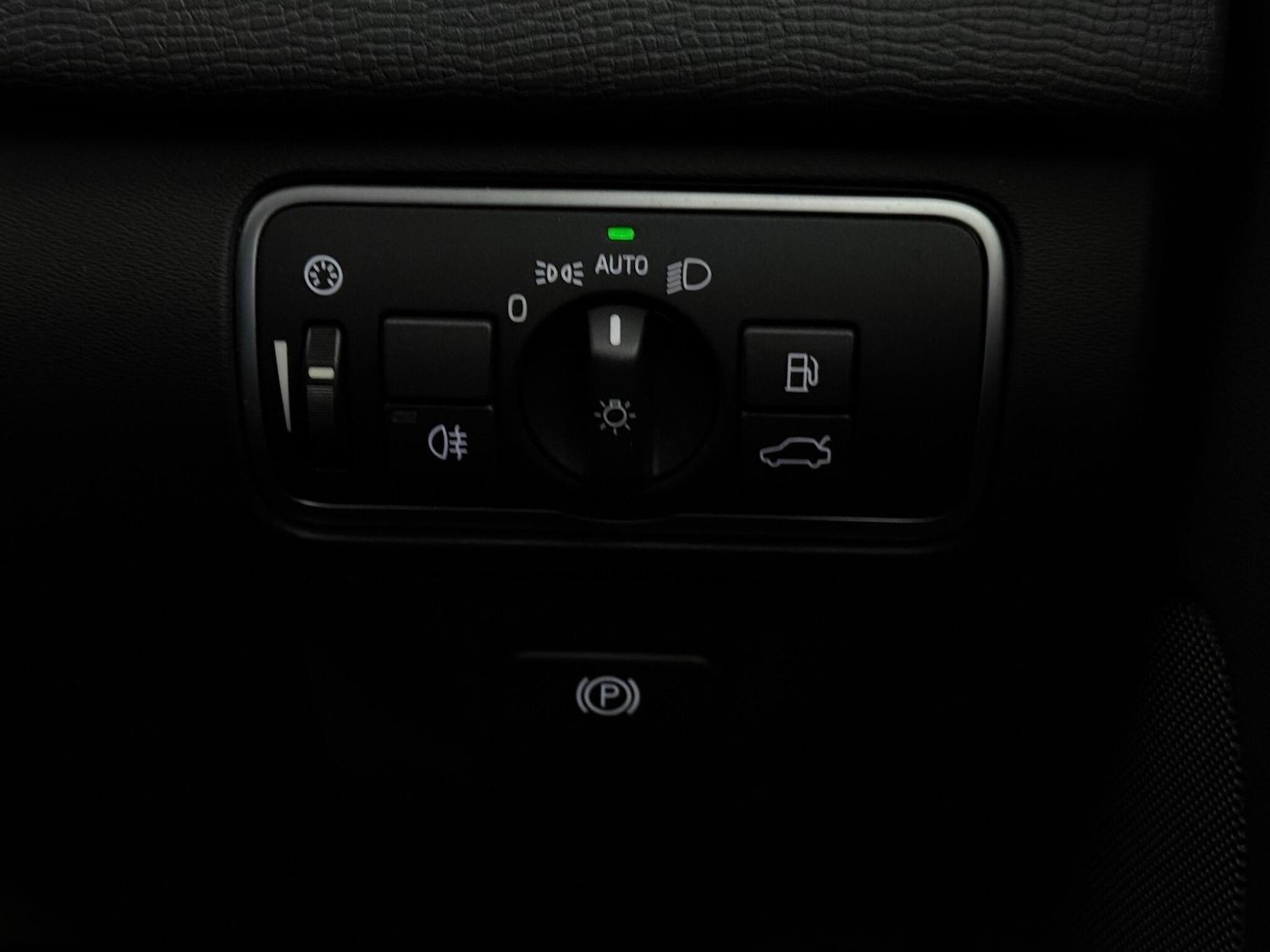 Used Volvo XC60 2017 for sale - 76549354: Photo 37