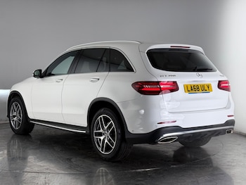 Used Mercedes-Benz GLC 2019 for sale - 77696930: Photo