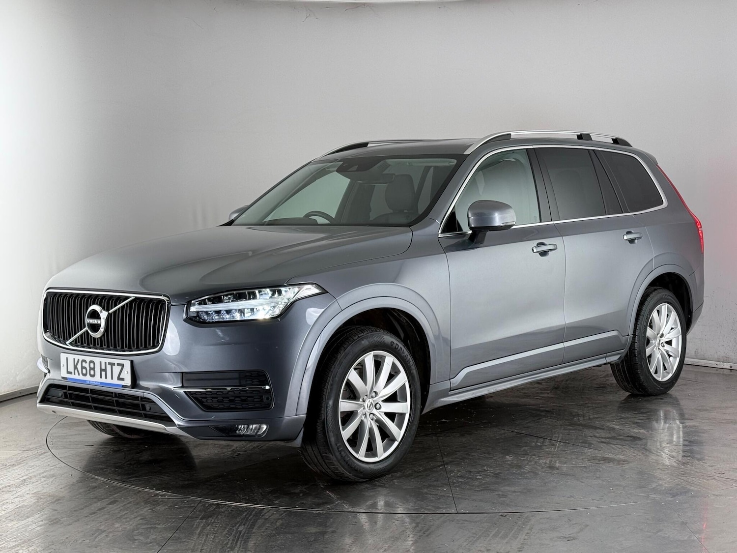 Used Volvo XC90 2018 for sale - 77181363: Photo 2