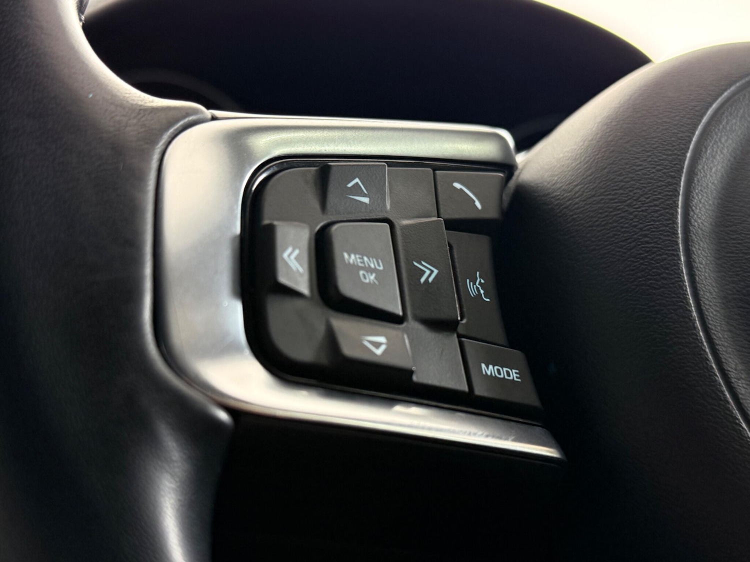 Used Jaguar E-Pace 2018 for sale - 77684468: Photo 18