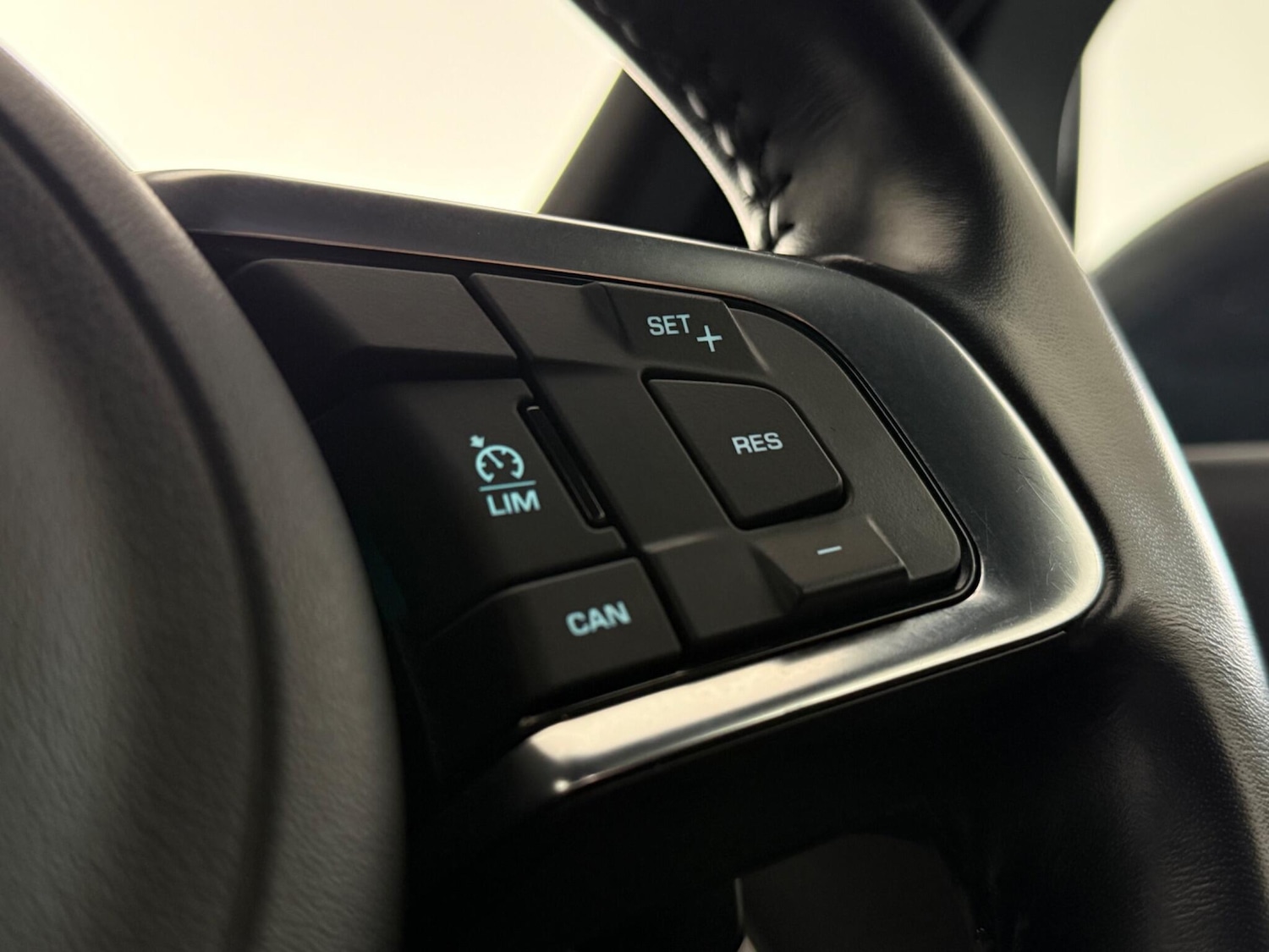 Used Jaguar E-Pace 2018 for sale - 77684468: Photo 19