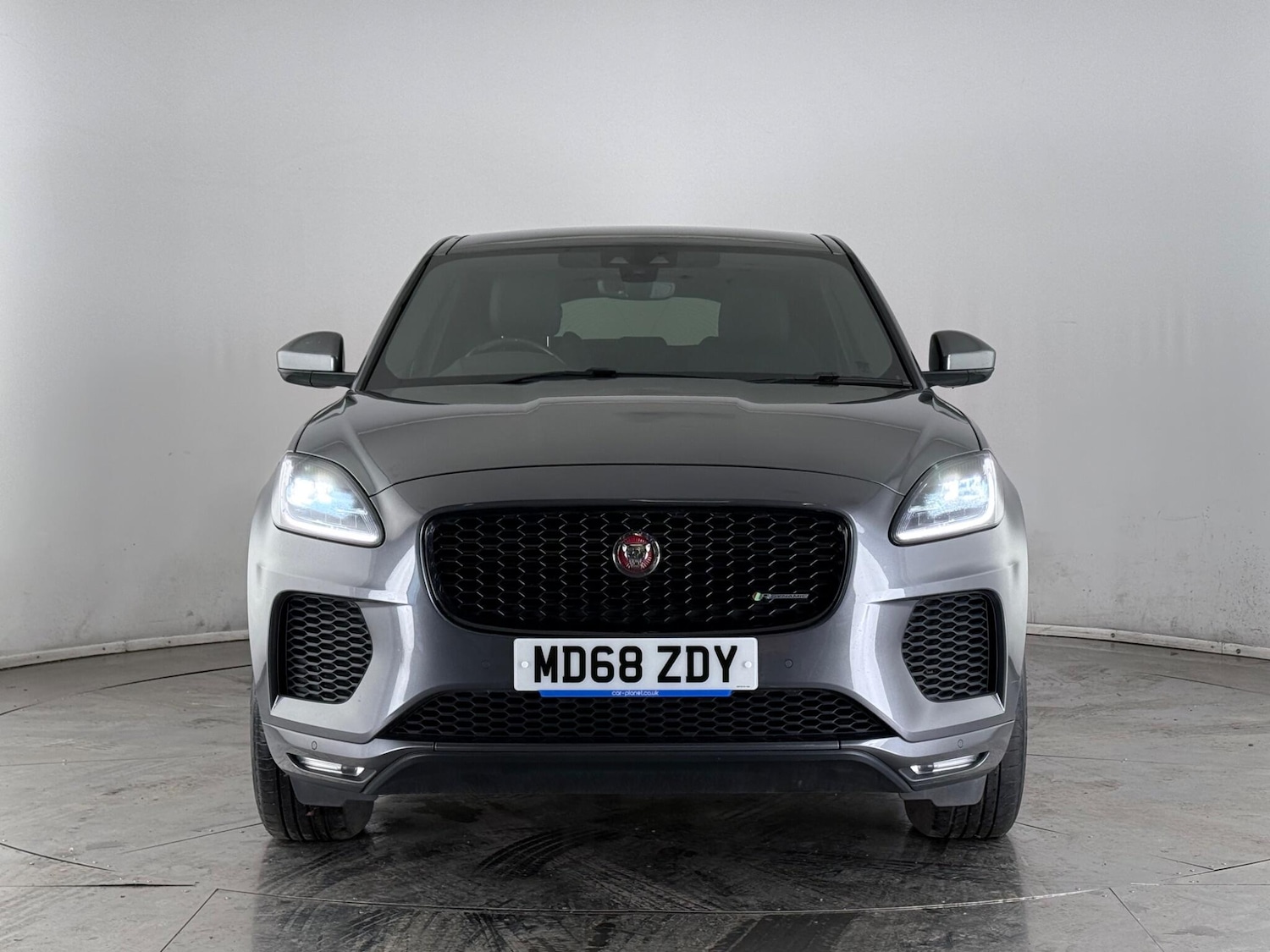 Used Jaguar E-Pace 2018 for sale - 77684468: Photo 2