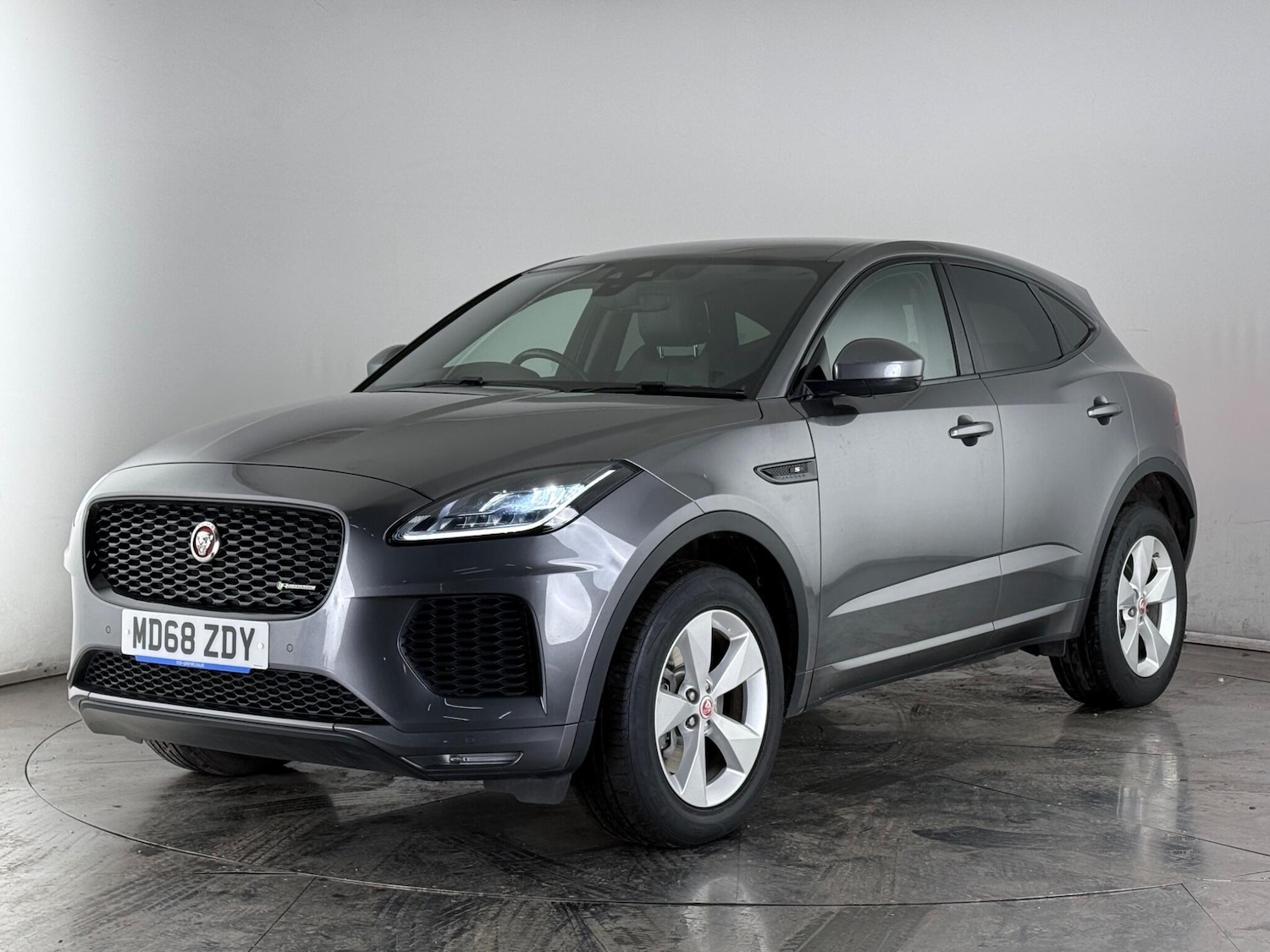 Used Jaguar E-Pace 2018 for sale - 77684468: Photo 3