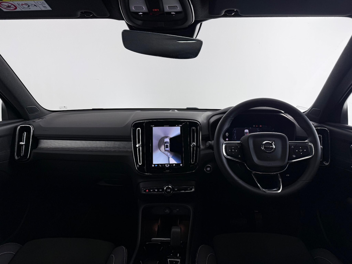 Used Volvo XC40 2023 for sale - 76936716: Photo 22