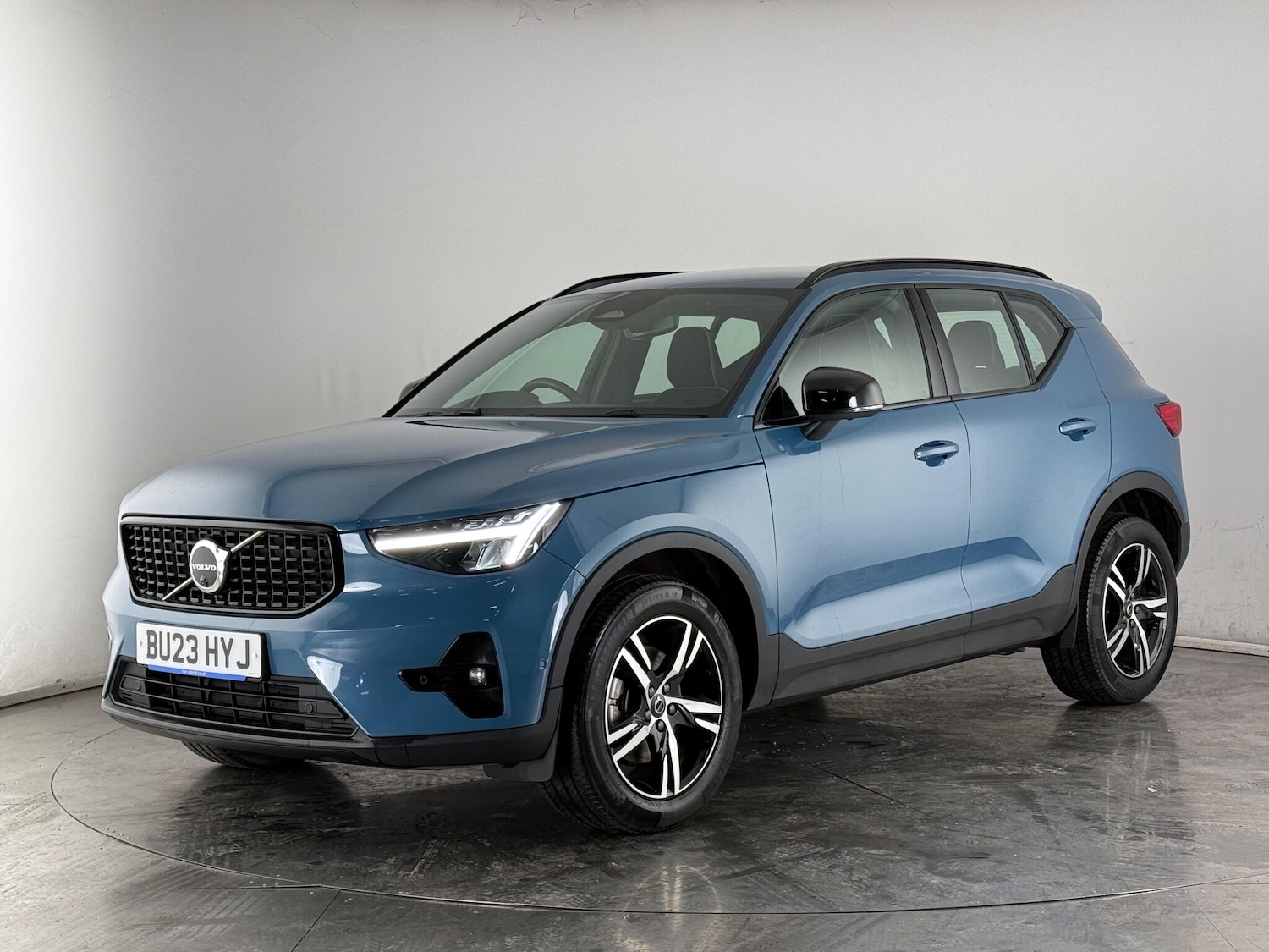 Used Volvo XC40 2023 for sale - 76936716: Photo 3