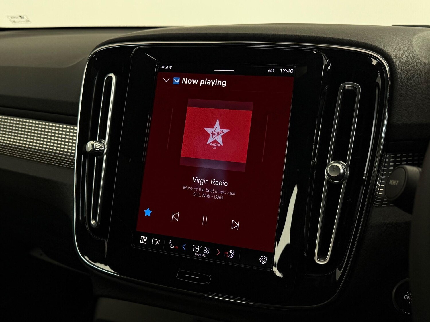 Used Volvo XC40 2023 for sale - 76936716: Photo 33