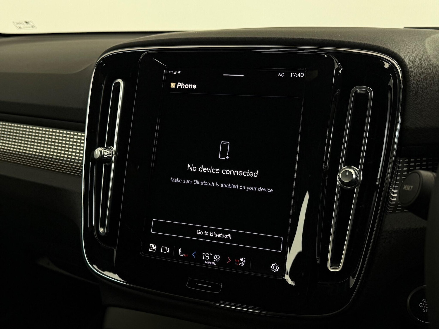 Used Volvo XC40 2023 for sale - 76936716: Photo 38