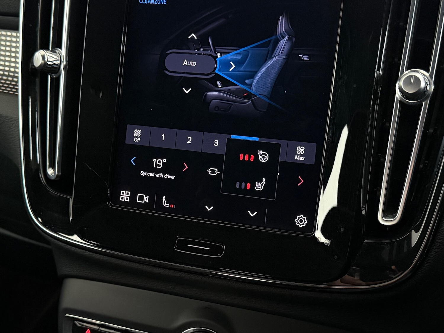 Used Volvo XC40 2023 for sale - 76936716: Photo 40