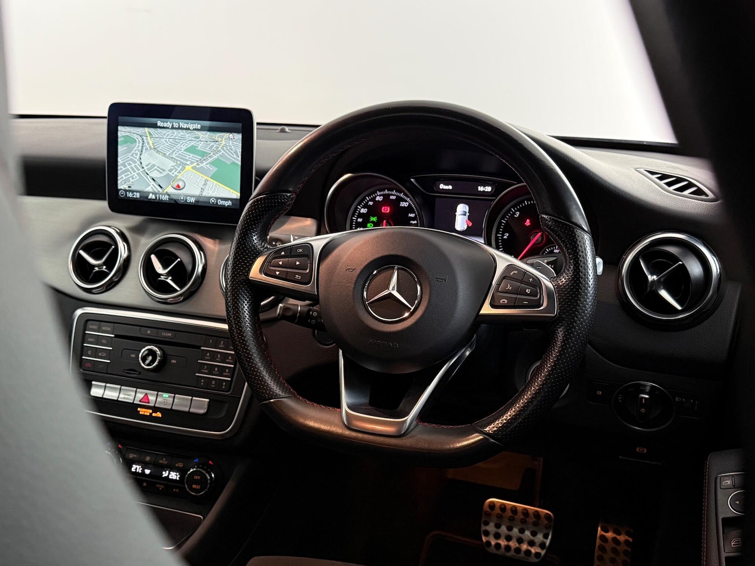 Used Mercedes-Benz GLA 2017 for sale - 76584679: Photo 19