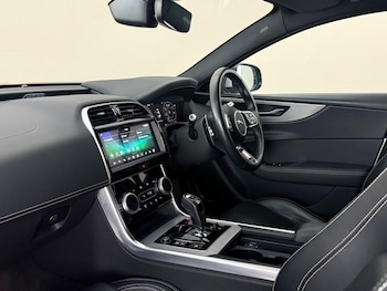 Used Jaguar XE 2020 for sale - 78939109: Photo