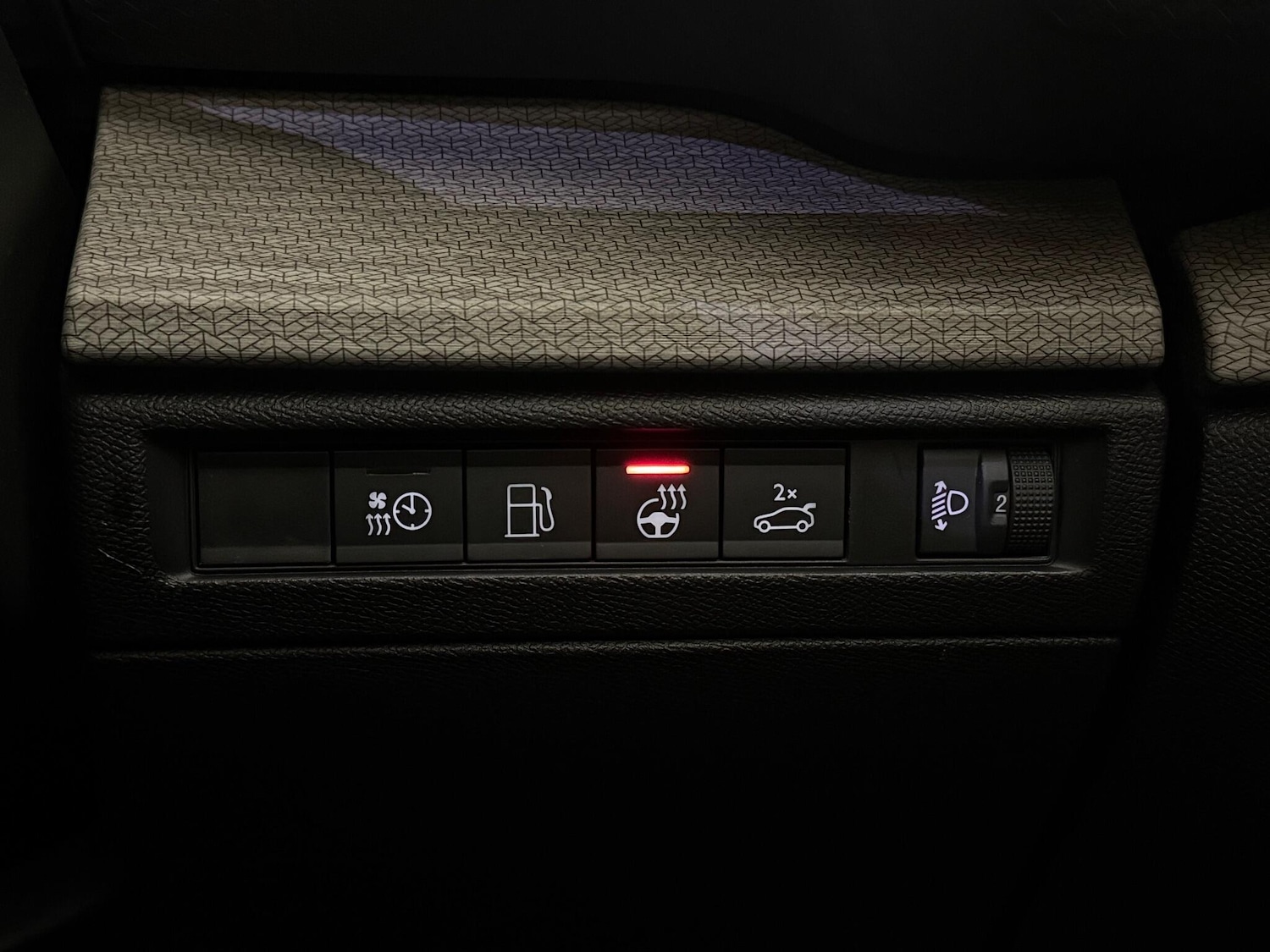 Used Citroen C5 X 2023 for sale - 76666877: Photo 28