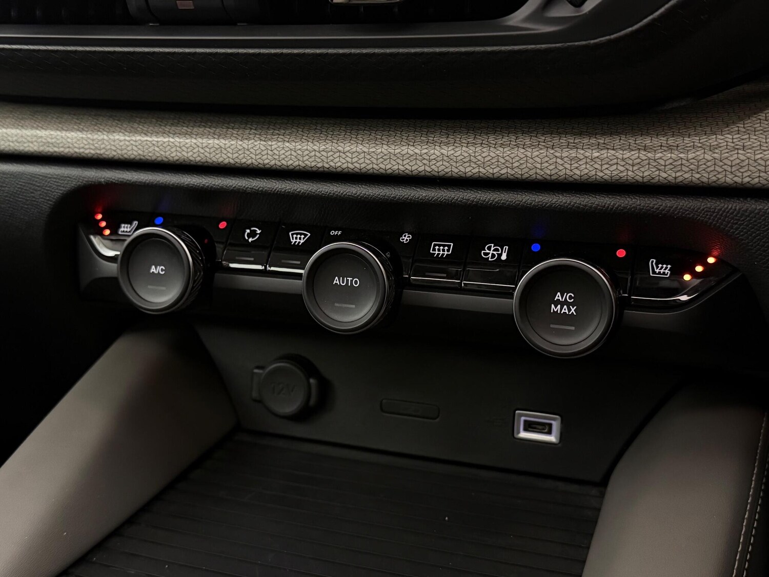 Used Citroen C5 X 2023 for sale - 76666877: Photo 41