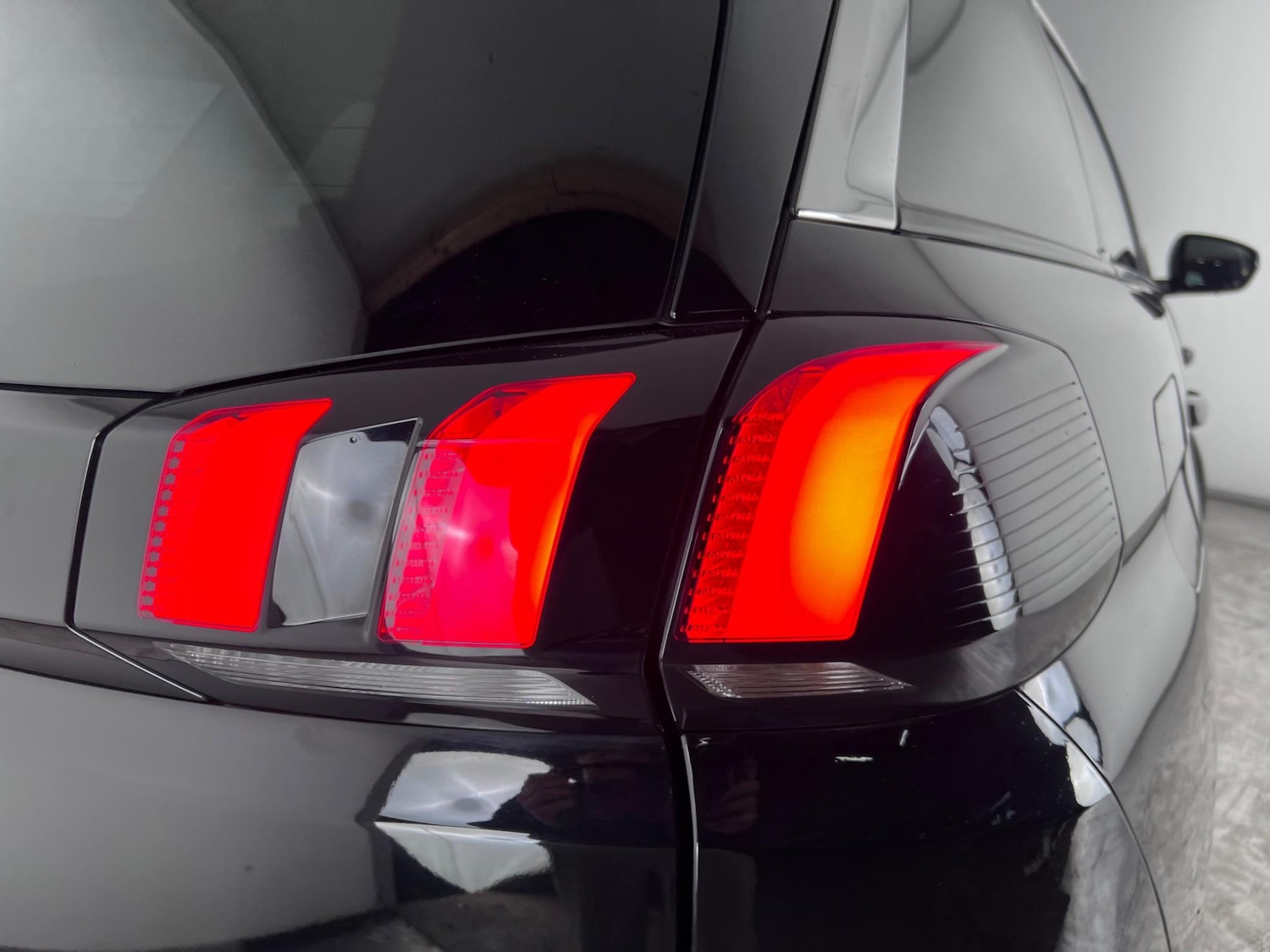 Used Peugeot 5008 2018 for sale - 76702235: Photo 10