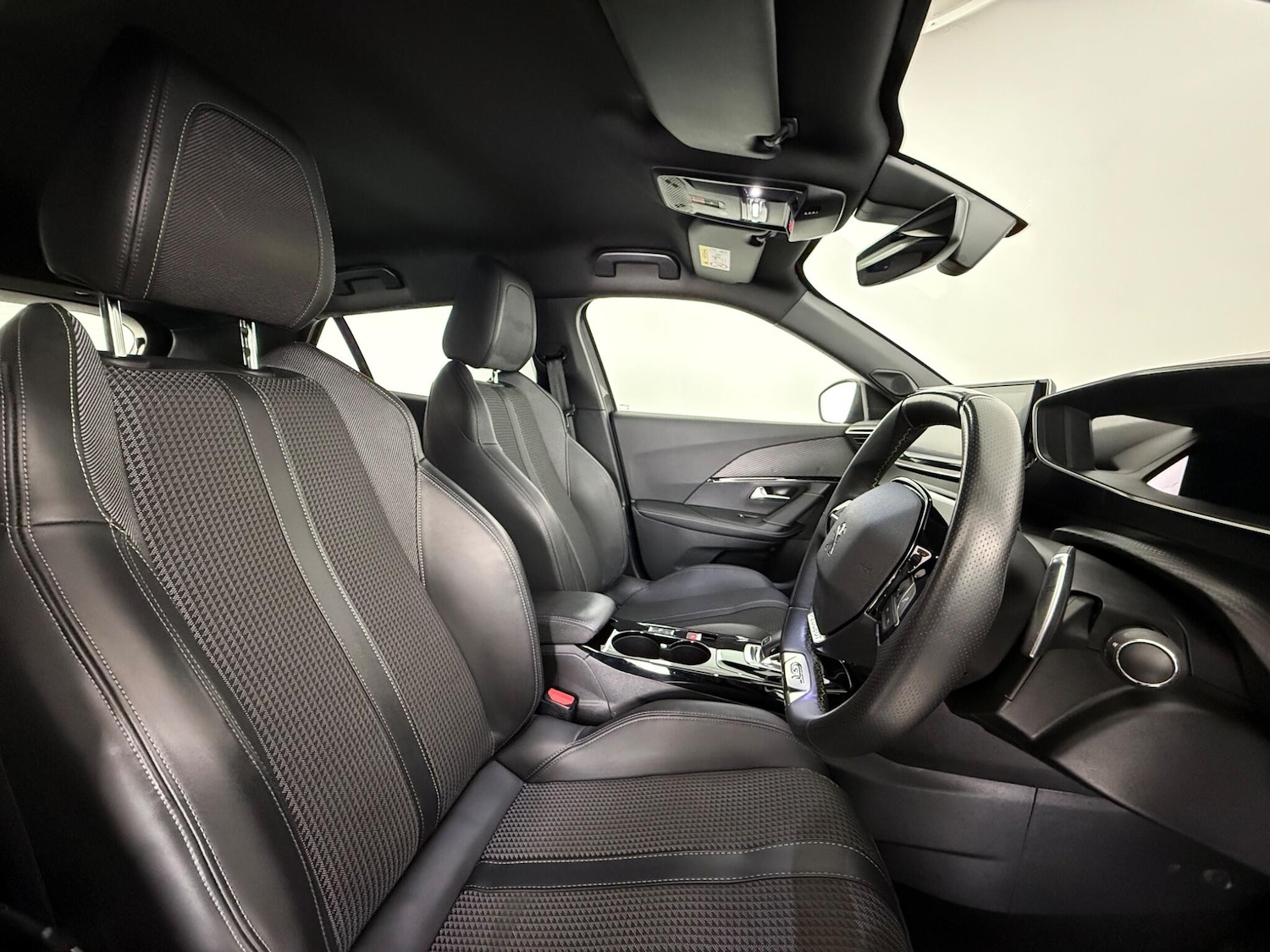 Used Peugeot 2008 2021 for sale - 77259615: Photo 12