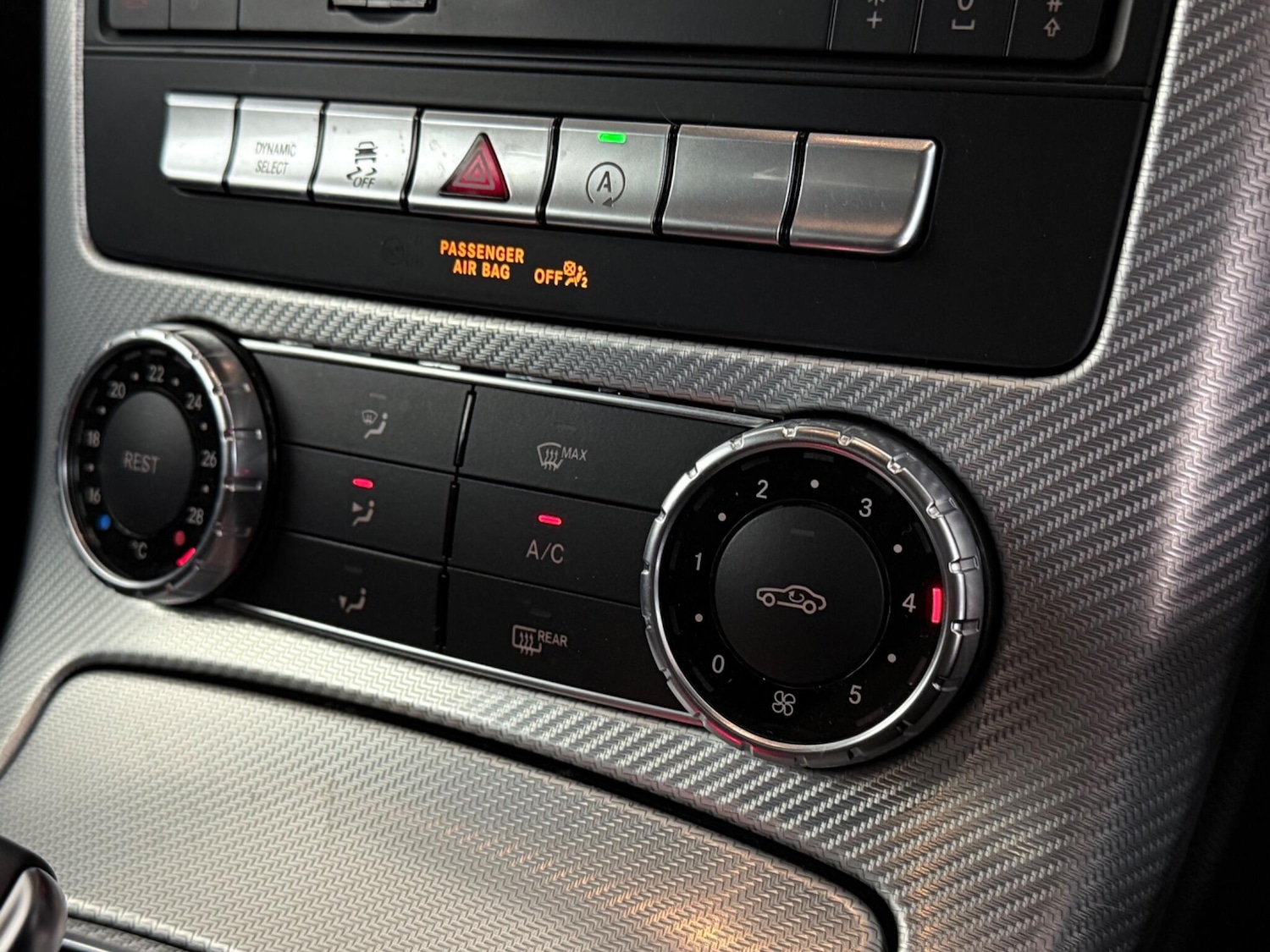 Used Mercedes-Benz SLC 2018 for sale - 77216794: Photo 32