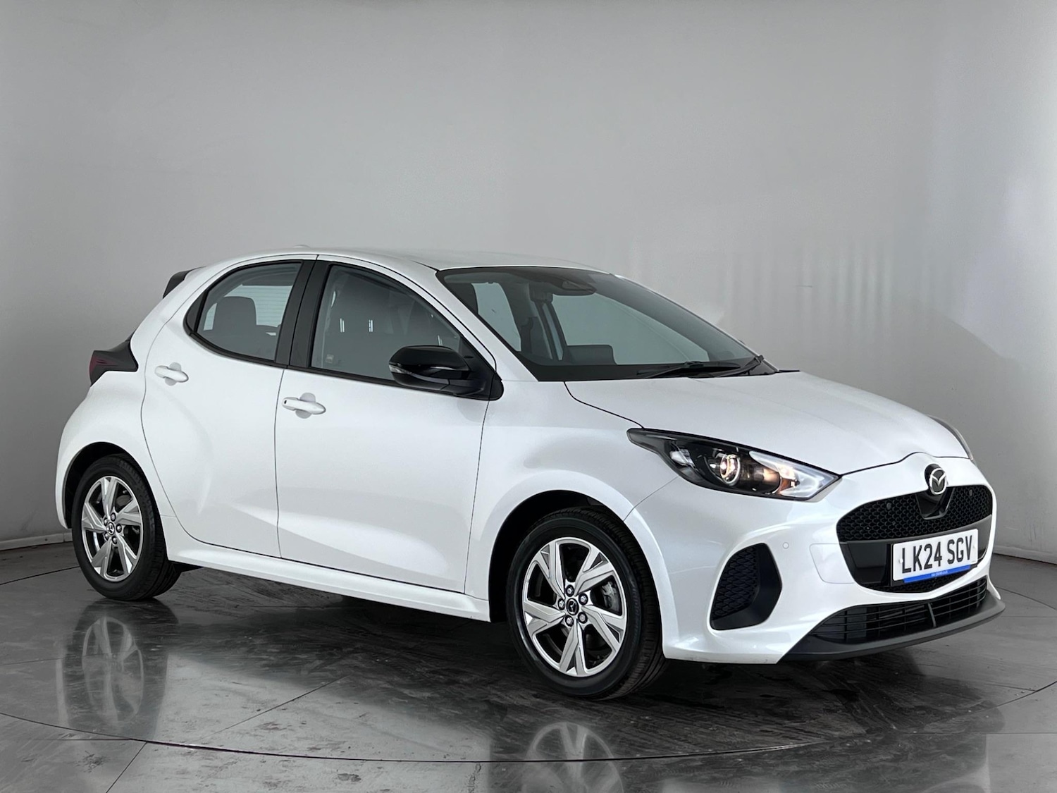 Used Mazda Mazda2 HYBRID 2024 for sale - 76468740: Photo 1