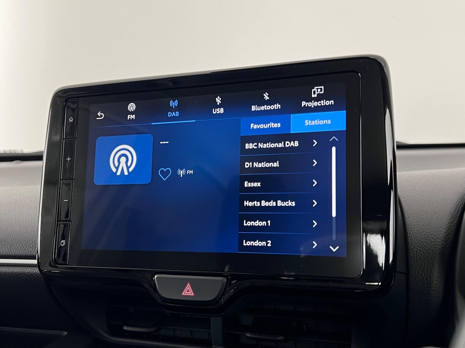 Used Mazda Mazda2 HYBRID 2024 for sale - 76468740: Photo 26