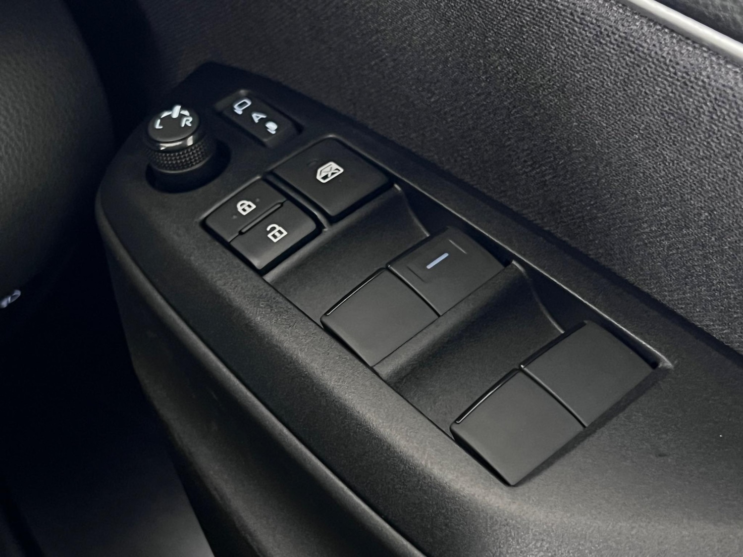 Used Mazda Mazda2 HYBRID 2024 for sale - 76468740: Photo 34