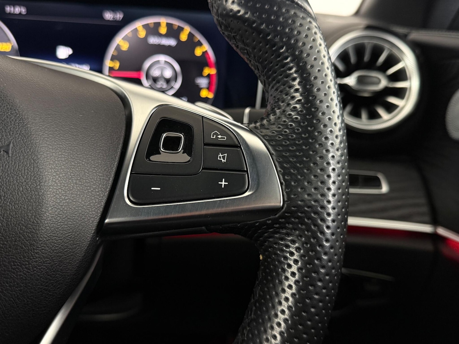 Used Mercedes-Benz E Class 2018 for sale - 76468728: Photo 26