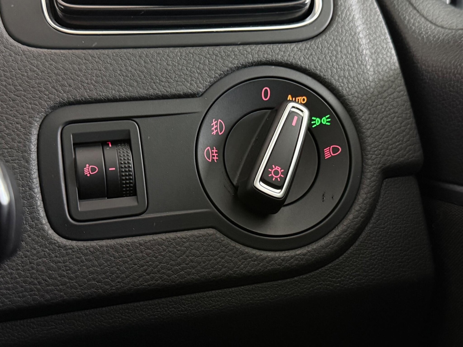 Used Volkswagen Polo 2016 for sale - 77684432: Photo 21