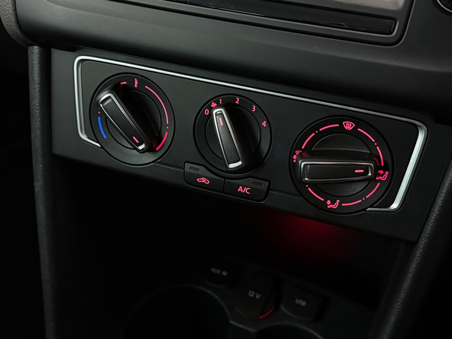 Used Volkswagen Polo 2016 for sale - 77684432: Photo 32