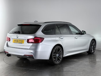 Used BMW 3 Series 2018 for sale - 76468600: Photo