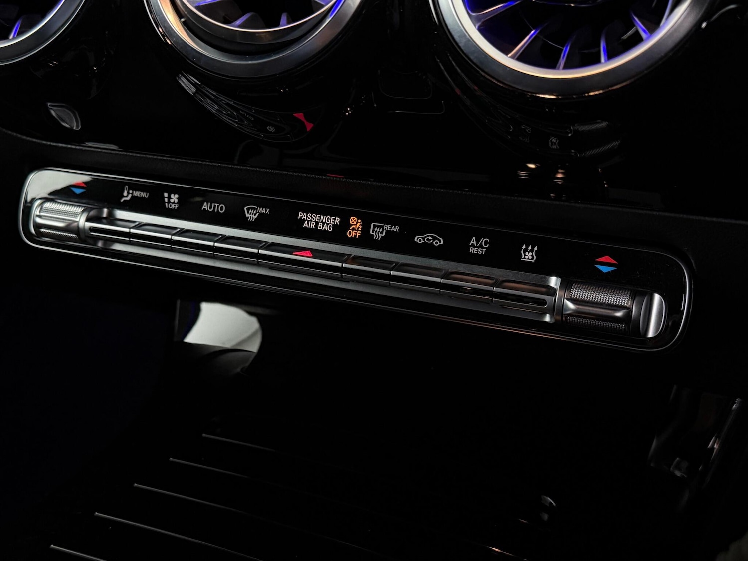 Used Mercedes-Benz CLA 2022 for sale - 77260121: Photo 34