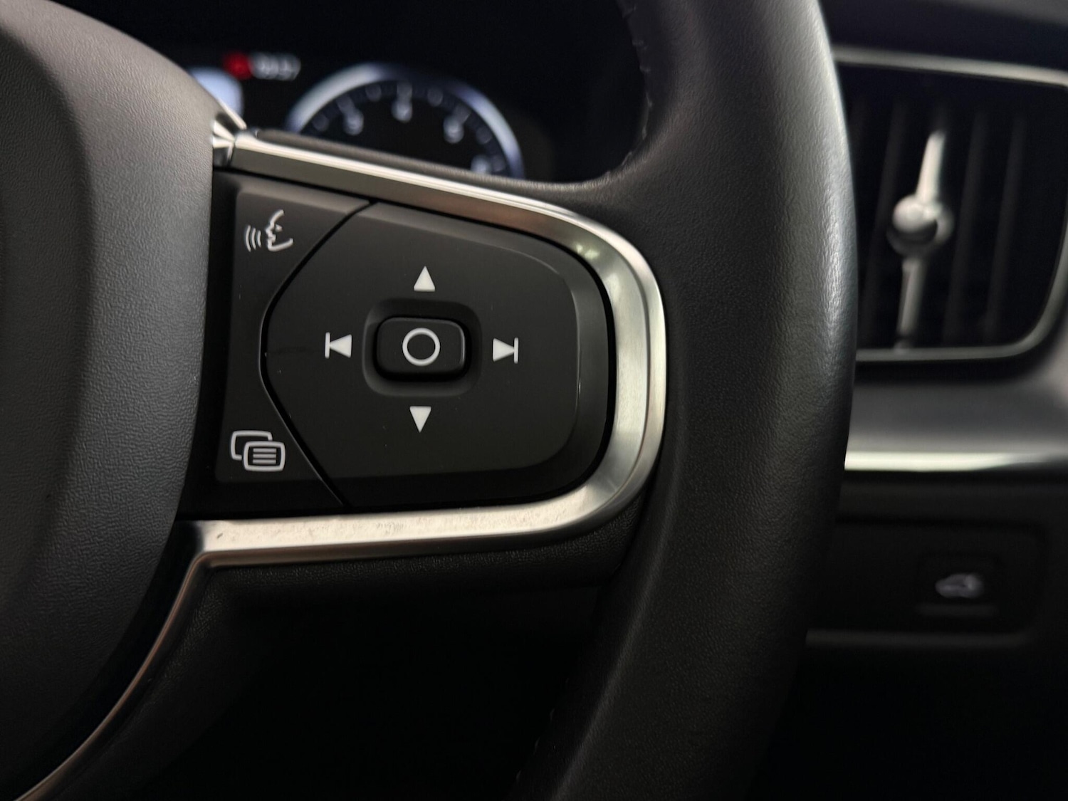 Used Volvo XC60 2019 for sale - 76727346: Photo 26