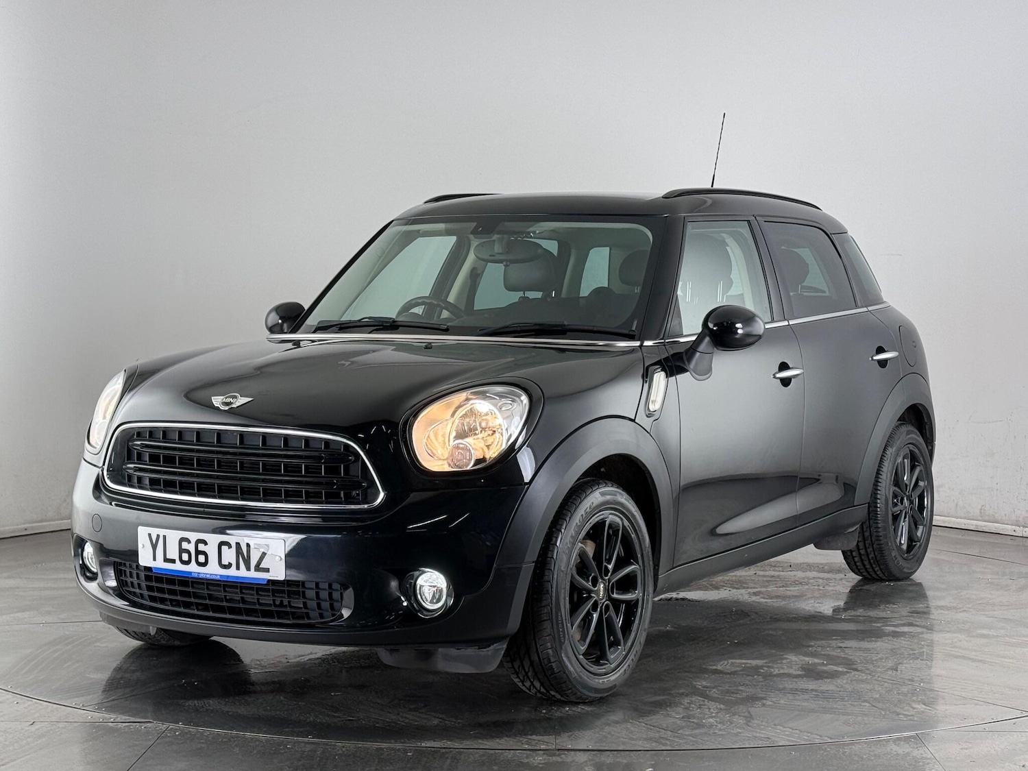 Used MINI Countryman 2016 for sale - 77260140: Photo 3