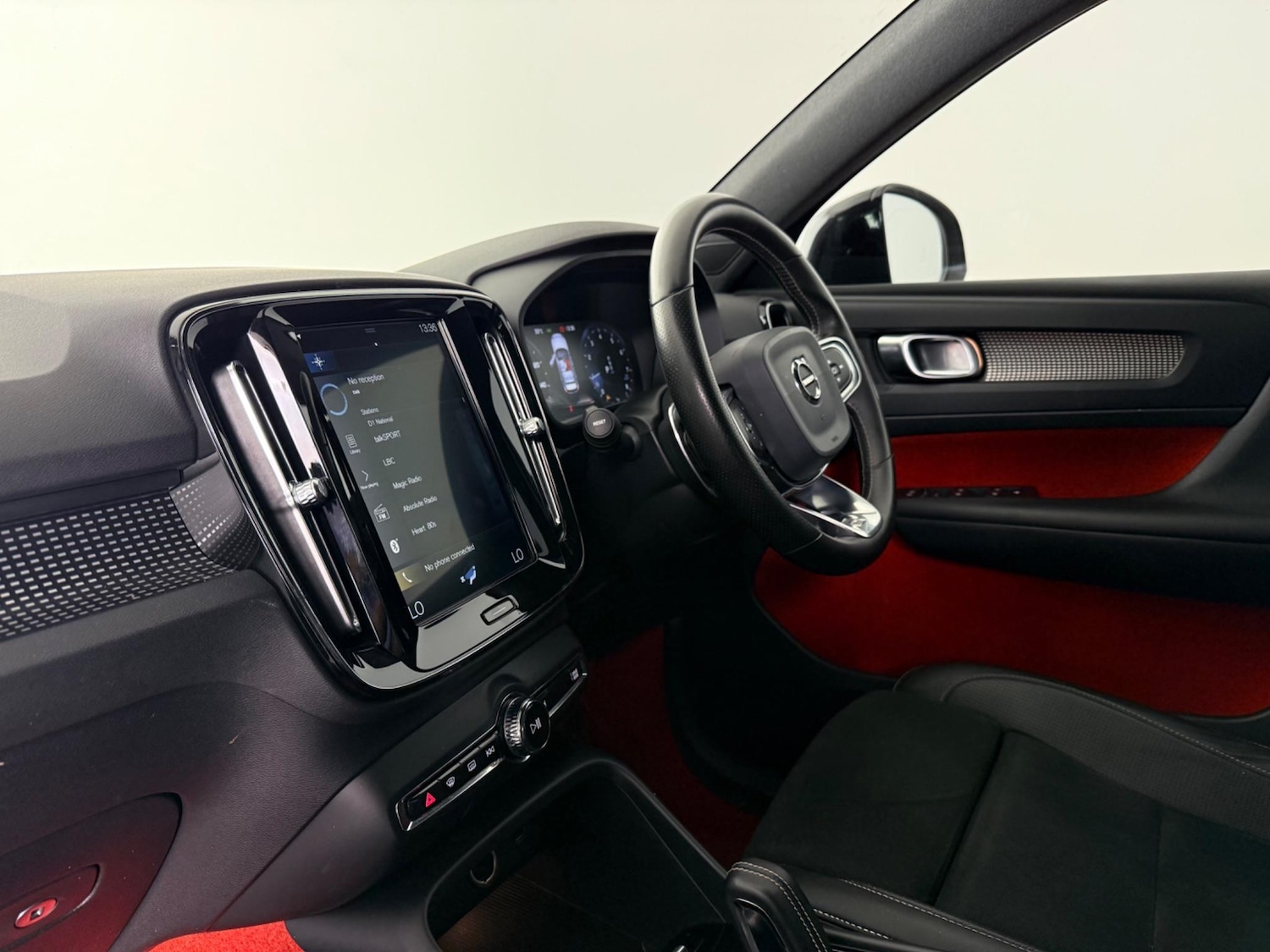 Used Volvo XC40 2020 for sale - 77216849: Photo 17