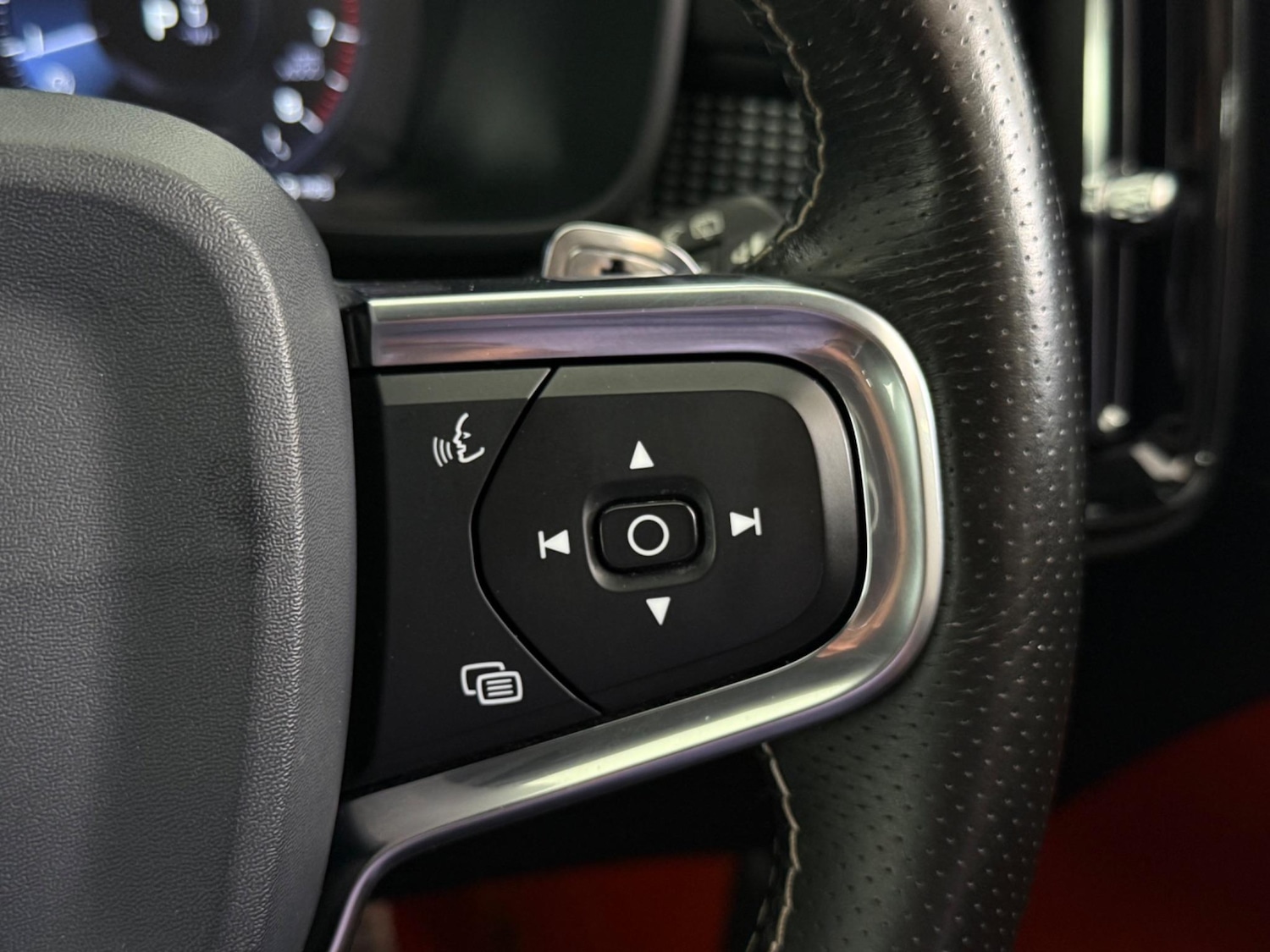 Used Volvo XC40 2020 for sale - 77216849: Photo 24