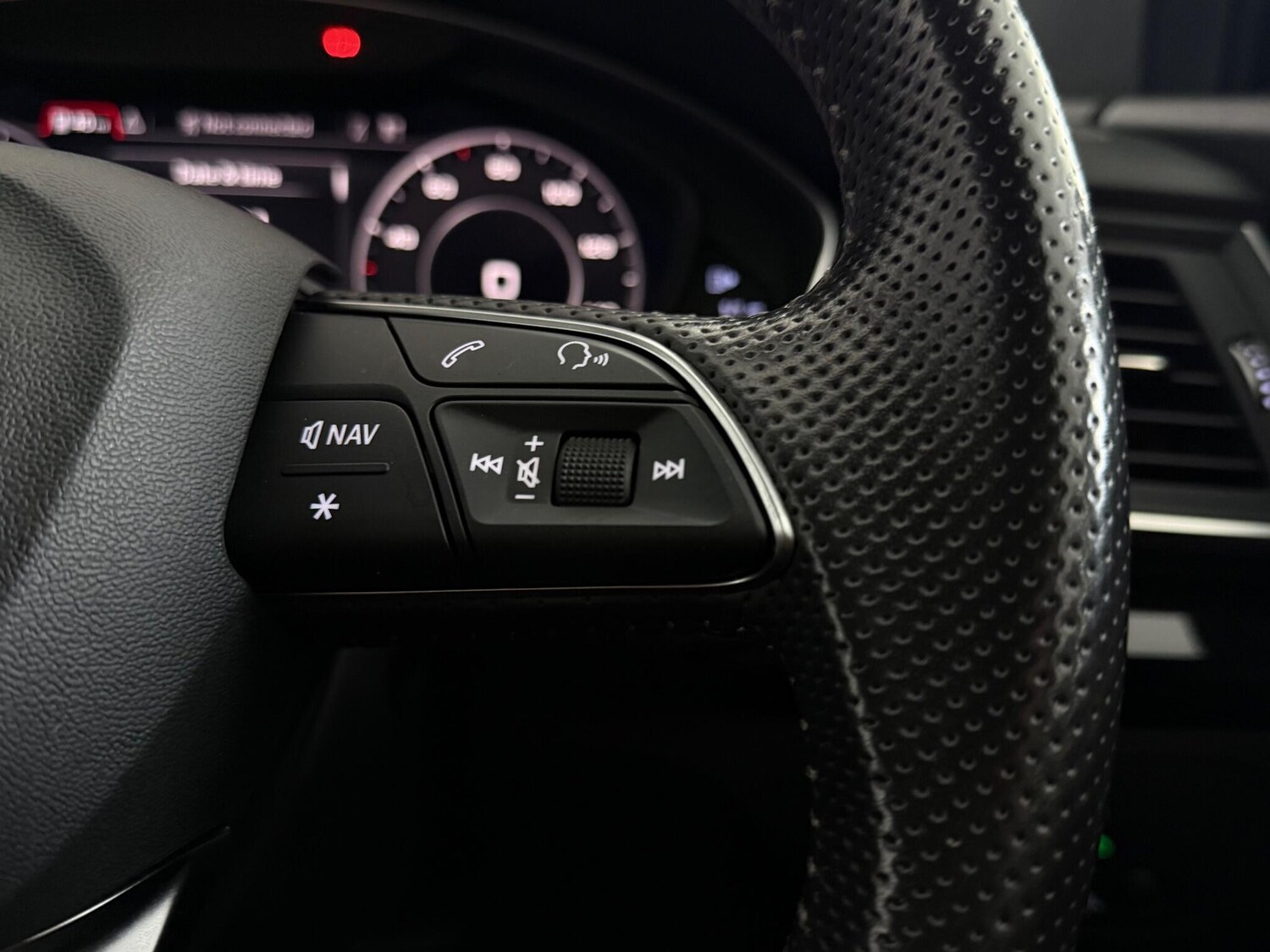 Used Audi Q5 2019 for sale - 76850236: Photo 25