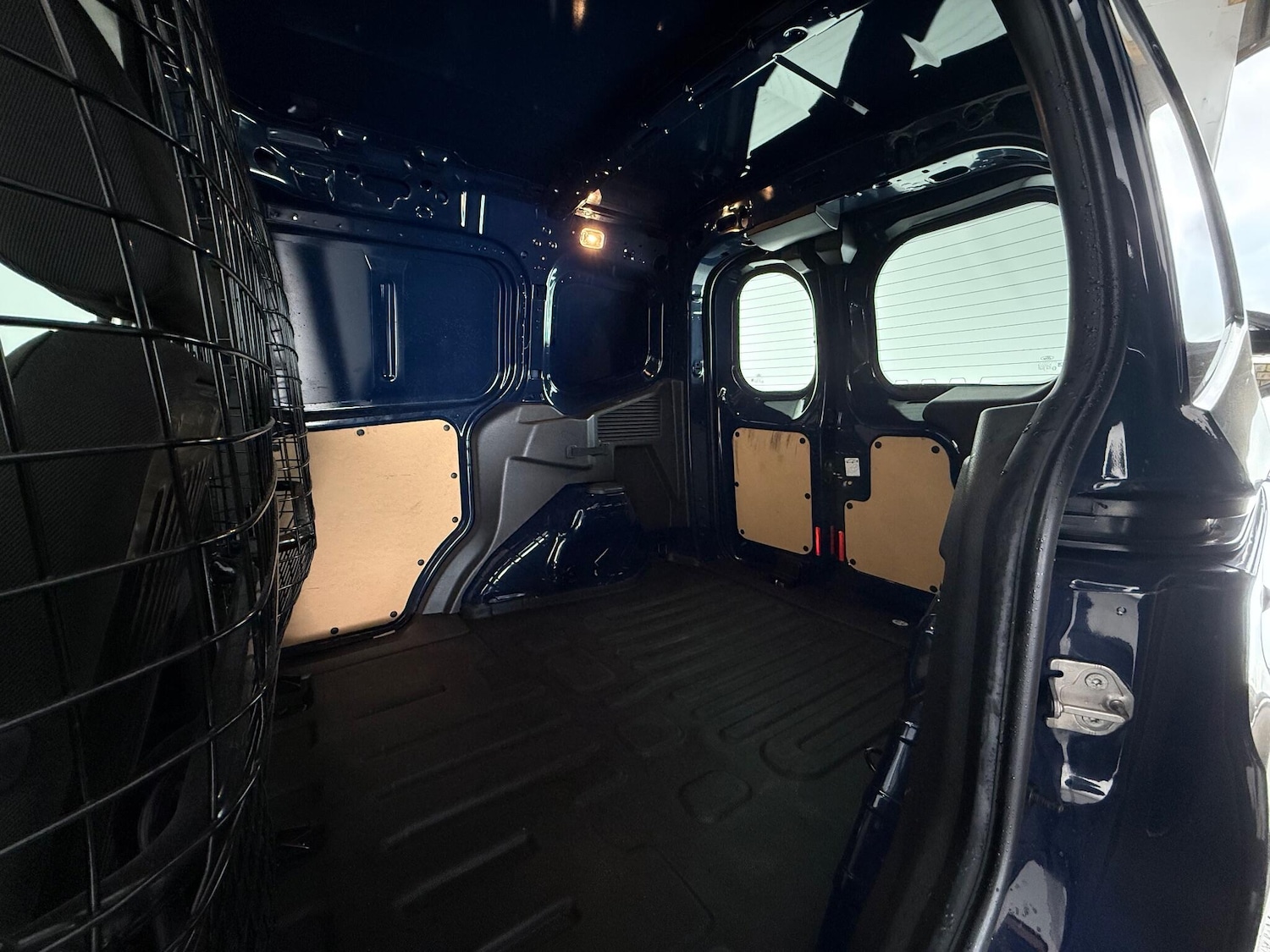 Used Ford Transit Courier 2020 for sale - 76935801: Photo 21