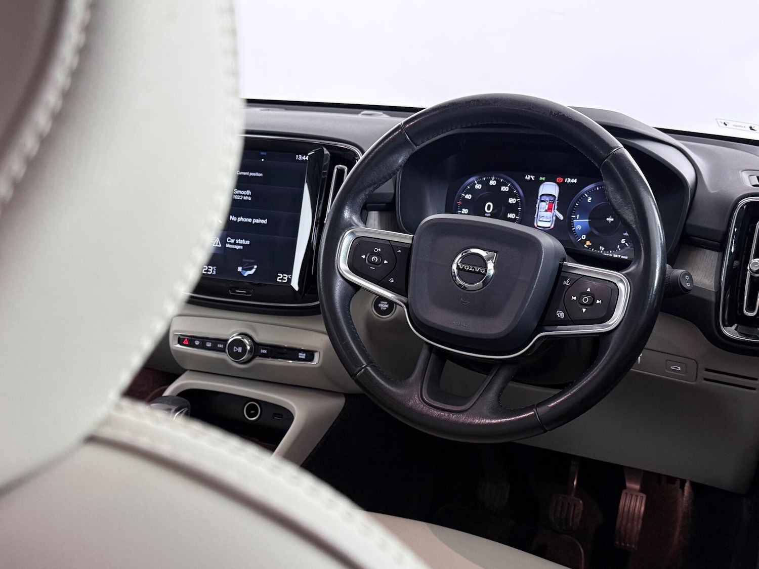 Used Volvo XC40 for sale - 76997840: Photo 23