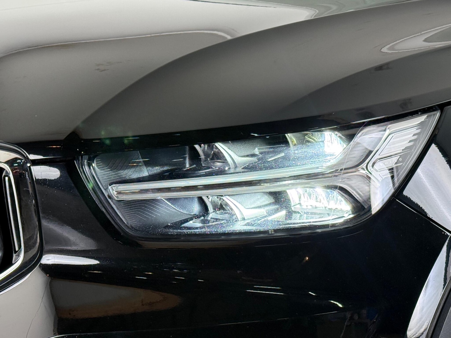 Used Volvo XC40 for sale - 76997840: Photo 9