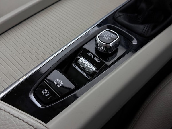 Used Volvo XC60 2018 for sale - 75758486: Photo 40