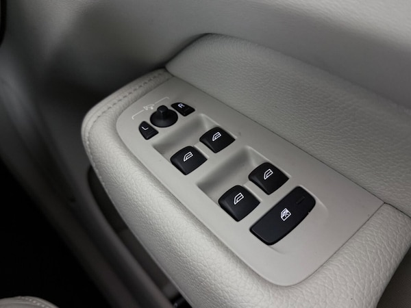 Used Volvo XC60 2018 for sale - 75758486: Photo 41